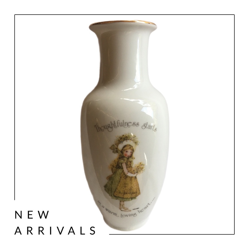 Holly Hobbie porcelain collectable vase. 8”high - Picture 8 of 8